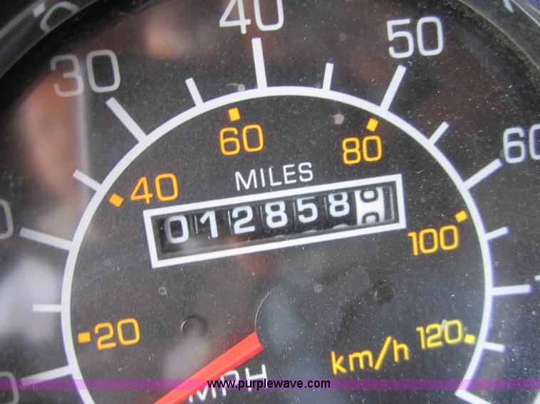 image for item C5036 1995 Kenworth T800 semi truck