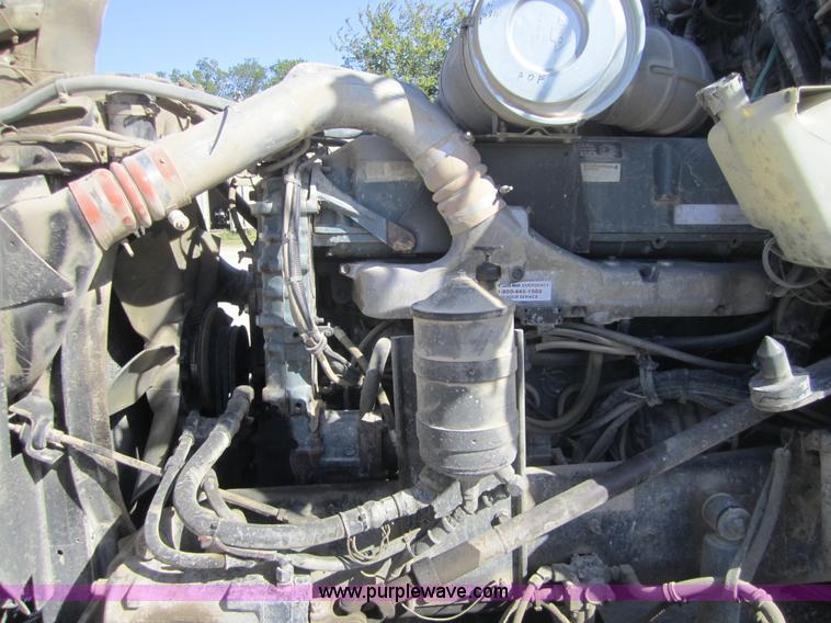 image for item C5036 1995 Kenworth T800 semi truck