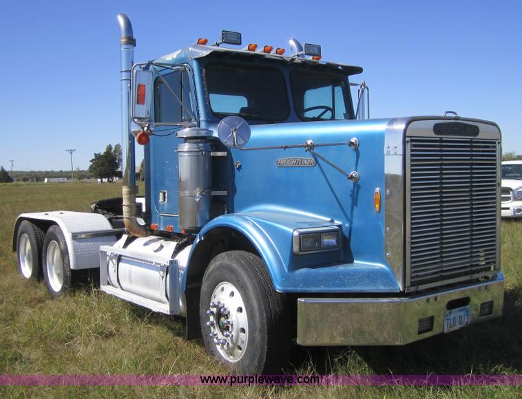 image for item C5037 1988 Freightliner FLC 64T semi truck