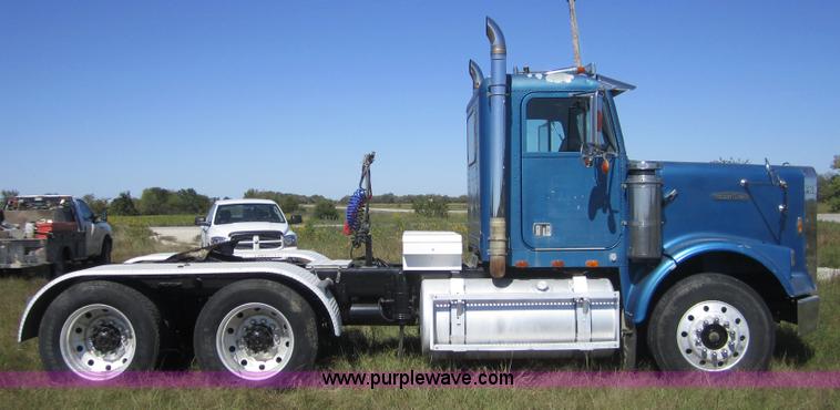 image for item C5037 1988 Freightliner FLC 64T semi truck