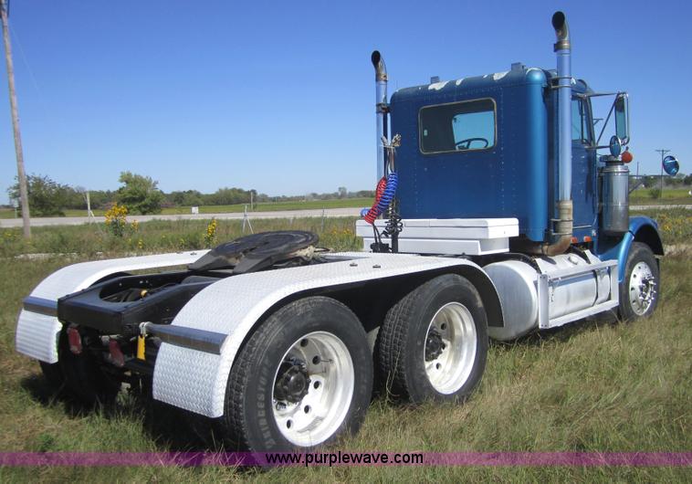 image for item C5037 1988 Freightliner FLC 64T semi truck
