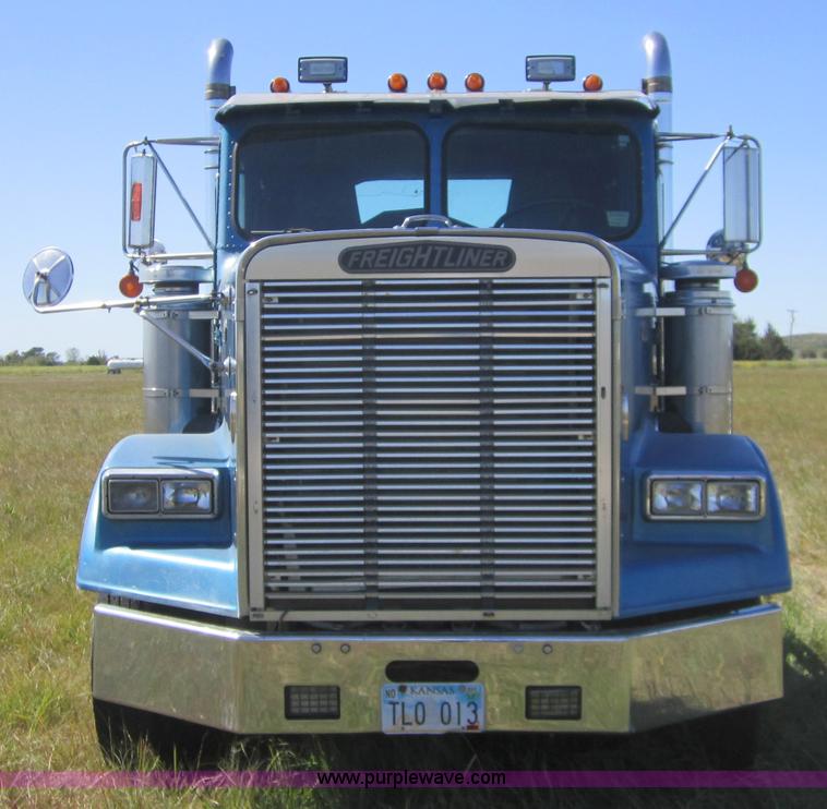 image for item C5037 1988 Freightliner FLC 64T semi truck