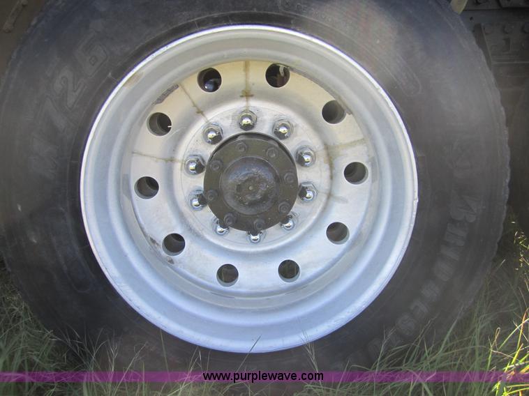 image for item C5037 1988 Freightliner FLC 64T semi truck