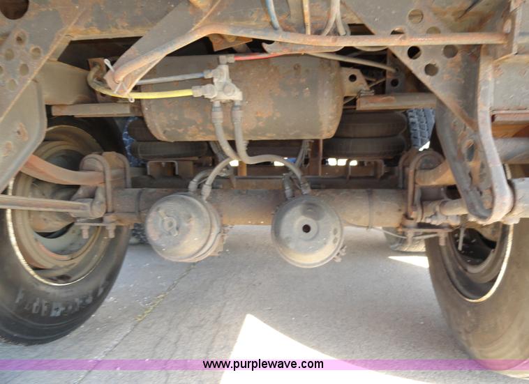 image for item C5039 2000 Wabash 53' van trailer