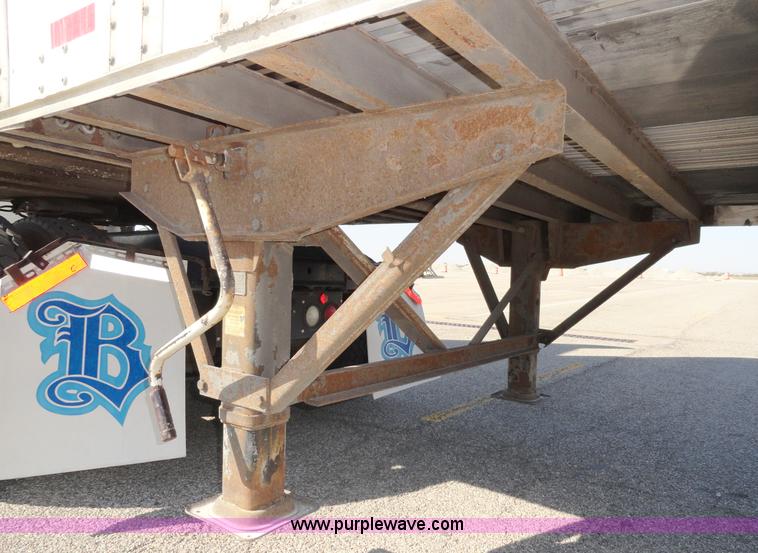 image for item C5039 2000 Wabash 53' van trailer