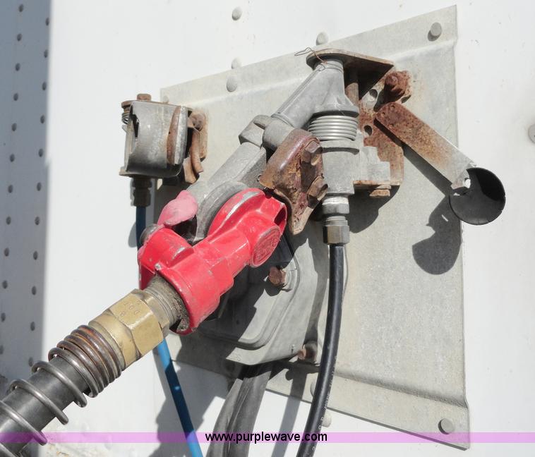 image for item C5039 2000 Wabash 53' van trailer