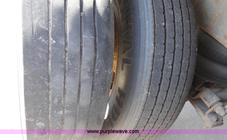 image for item C5040 2000 Wabash 53' dry van trailer