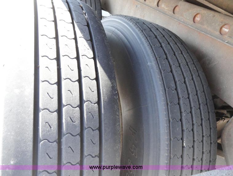 image for item C5041 2000 Wabash 53' dry van trailer