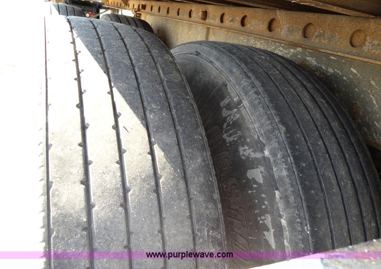 image for item C5042 2000 Wabash 53' dry van trailer