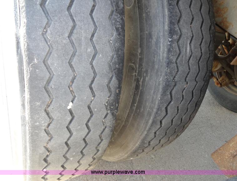 image for item C5045 1999 Great Dane 53' dry van trailer