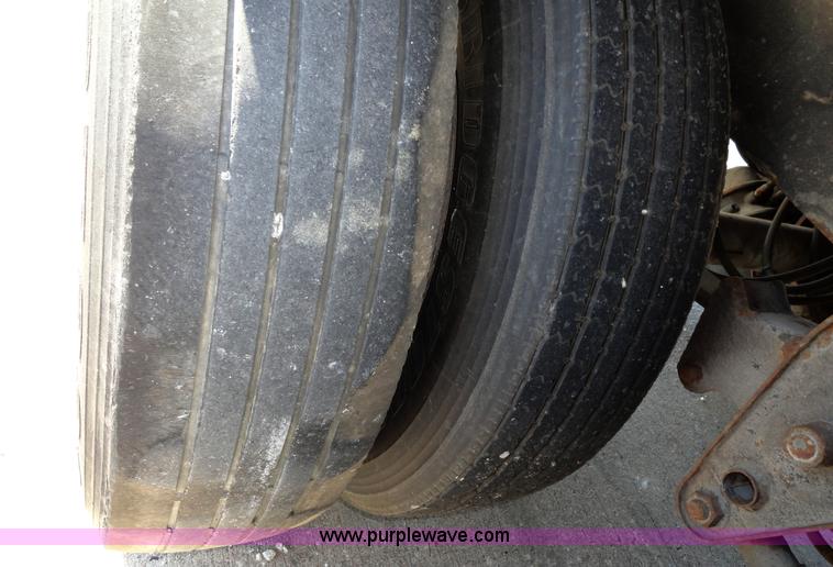 image for item C5046 1998 Stoughton 48' dry van trailer