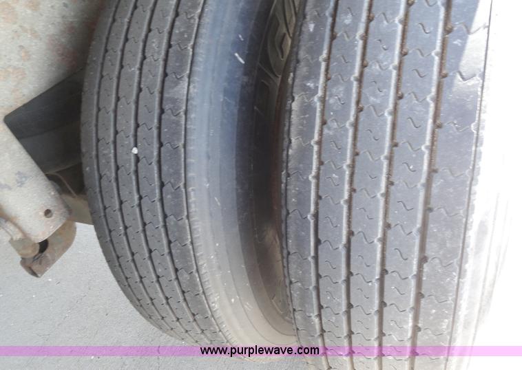 image for item C5052 2000 Wabash 53' dry van trailer