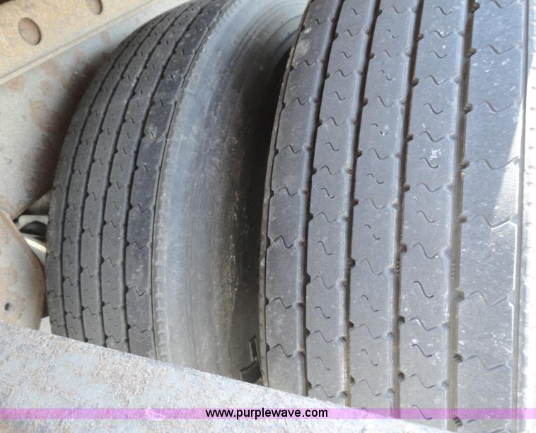 image for item C5052 2000 Wabash 53' dry van trailer