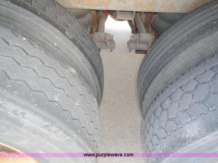 image for item C5052 2000 Wabash 53' dry van trailer