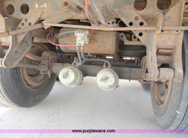 image for item C5052 2000 Wabash 53' dry van trailer