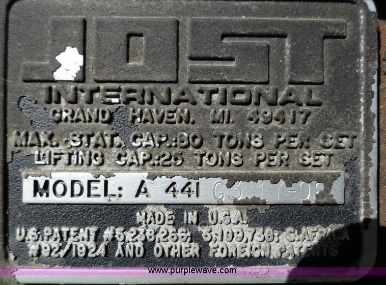 image for item C5054 2000 Wabash 53' van trailer