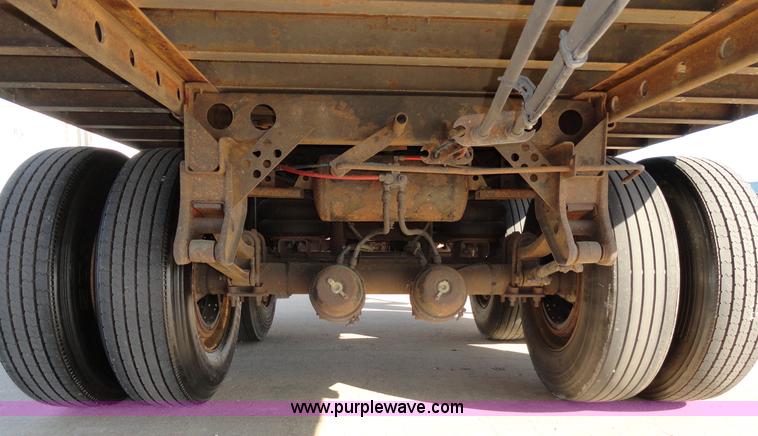 image for item C5054 2000 Wabash 53' van trailer