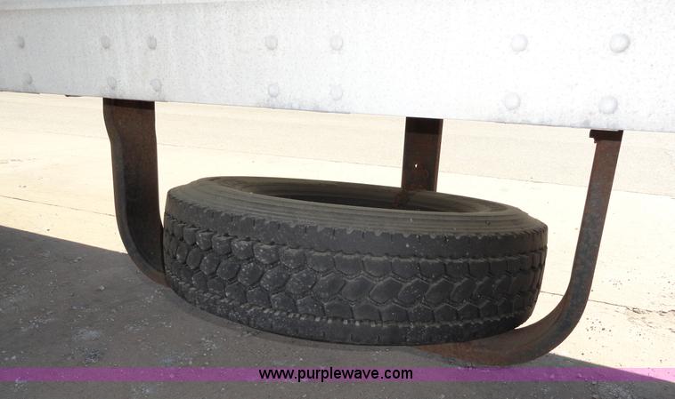 image for item C5056 1999 Great Dane 53' dry van trailer