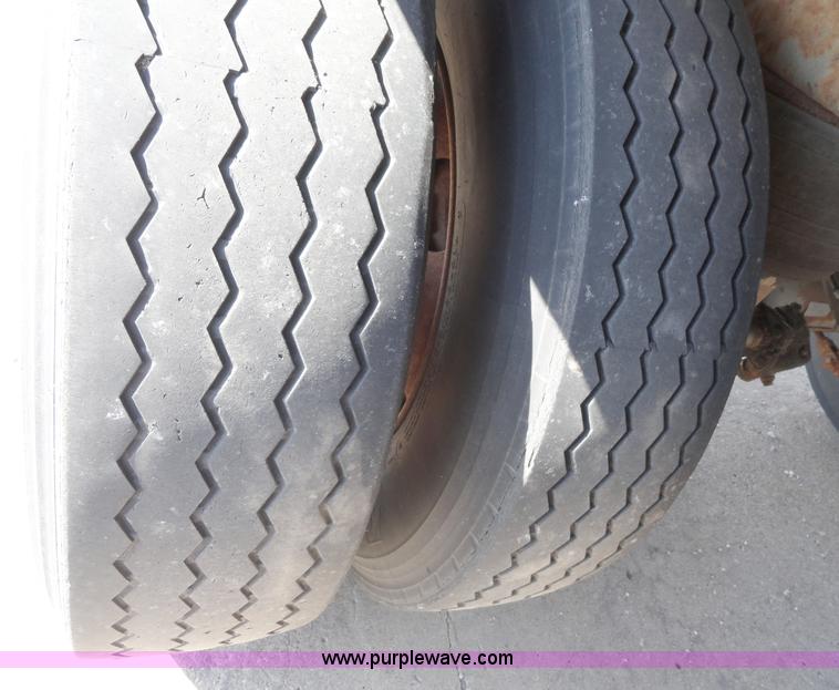 image for item C5056 1999 Great Dane 53' dry van trailer