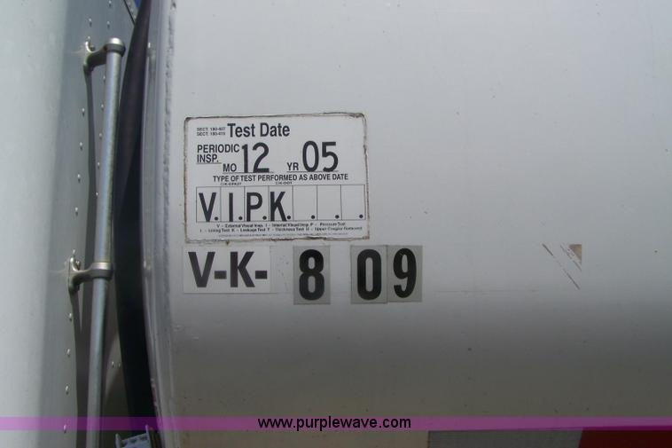 image for item D8504 1987 Freightliner FLC-64T fuel tanker truck