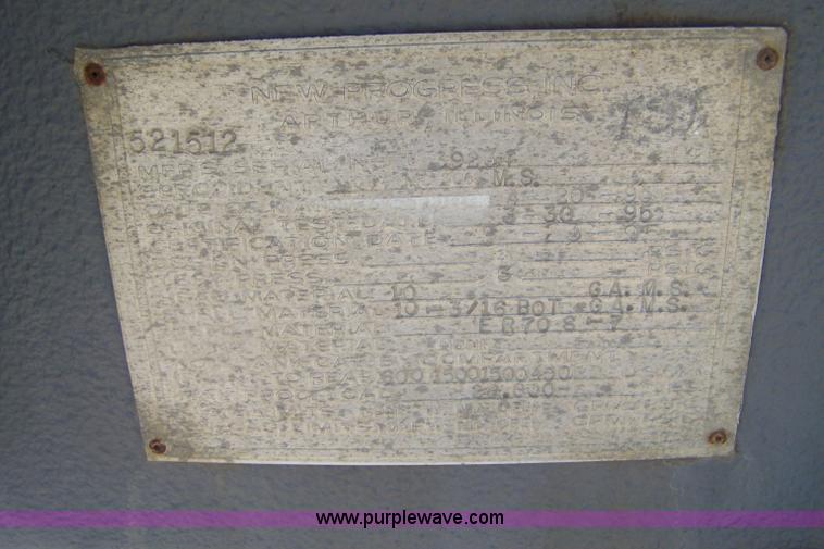 image for item D8504 1987 Freightliner FLC-64T fuel tanker truck