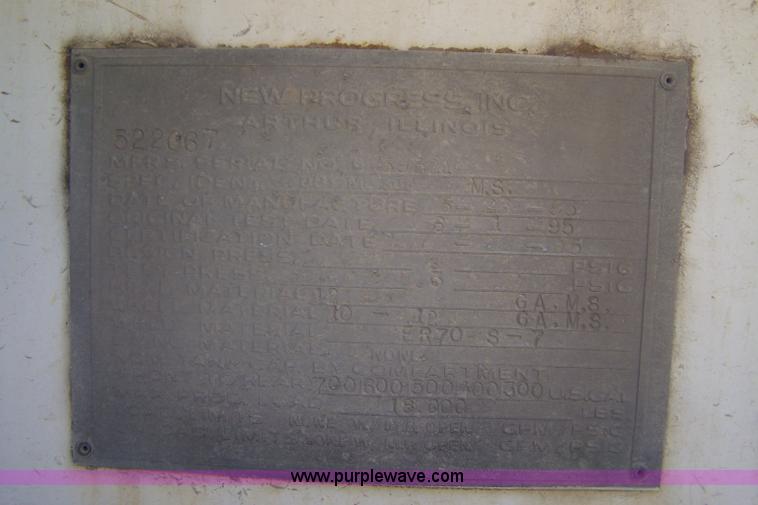 image for item D8505 1995 Freightliner FL70 fuel tanker truck