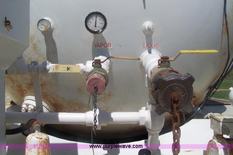 image for item D8506 1993 Chevrolet Kodiak propane truck