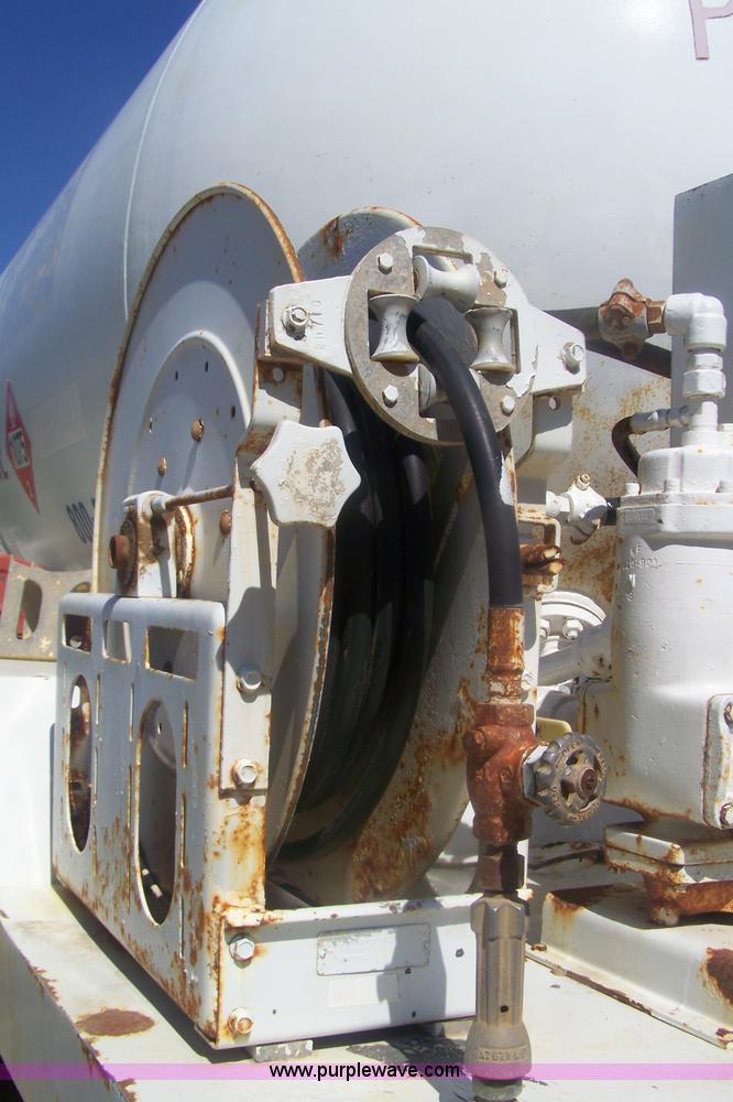 image for item D8506 1993 Chevrolet Kodiak propane truck