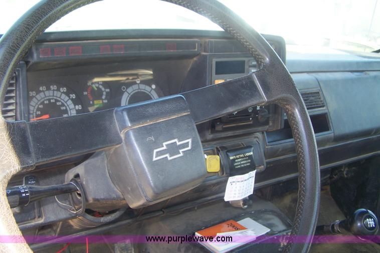 image for item D8506 1993 Chevrolet Kodiak propane truck