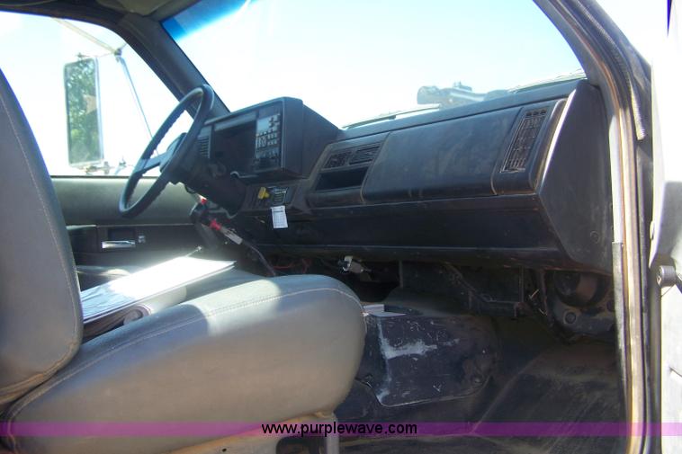 image for item D8506 1993 Chevrolet Kodiak propane truck