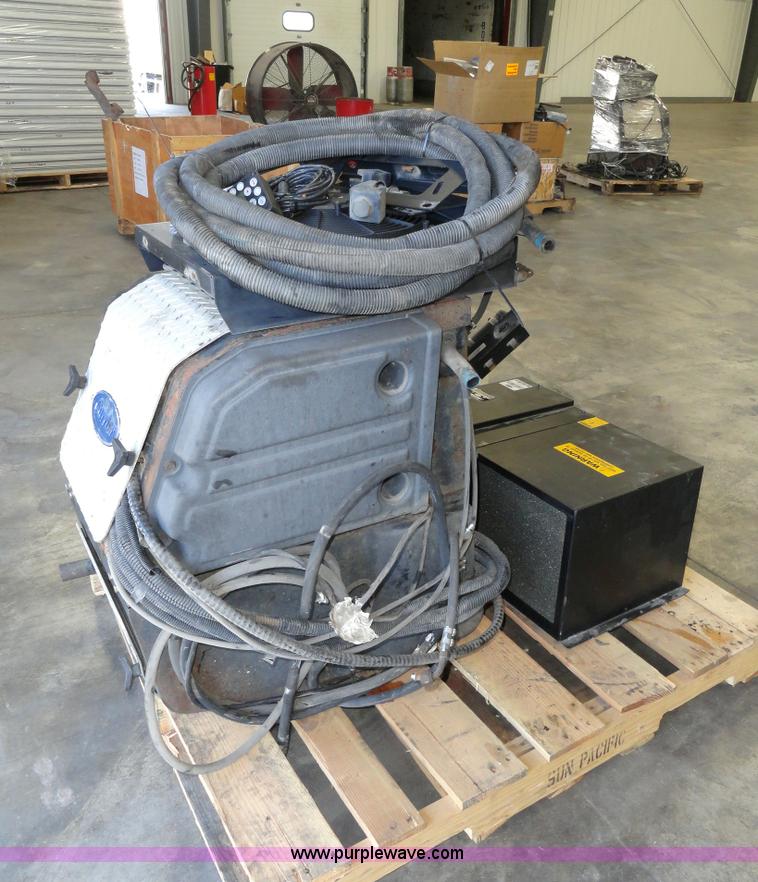 image for item F9381 Carrier APU unit