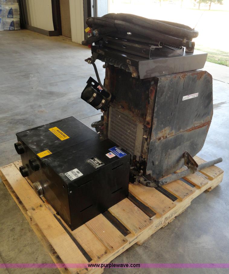 image for item F9381 Carrier APU unit