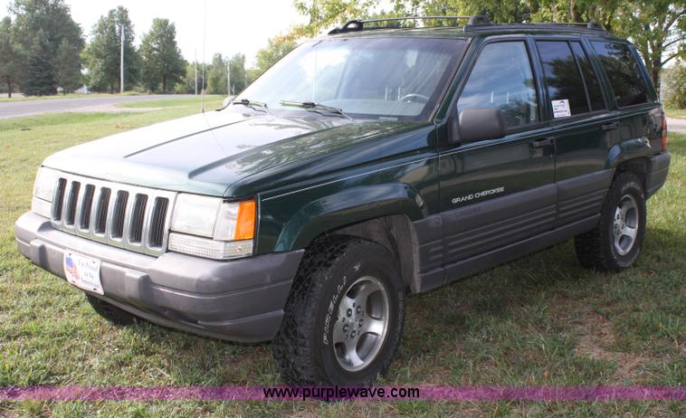 image for item A2369 1996 Jeep Grand Cherokee Laredo SUV