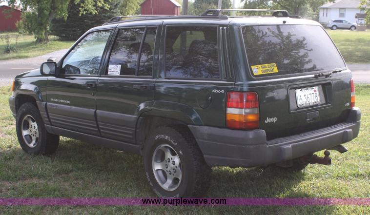 image for item A2369 1996 Jeep Grand Cherokee Laredo SUV