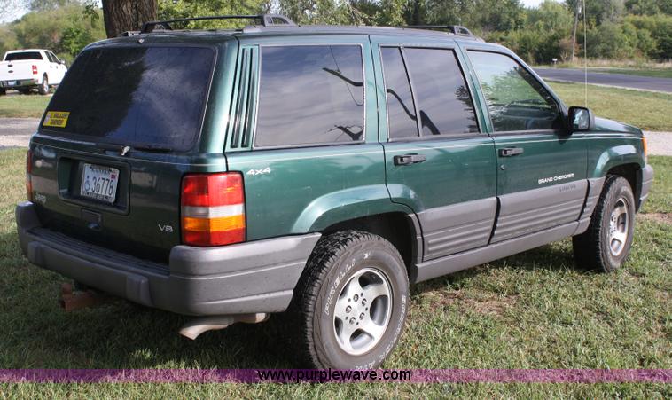 image for item A2369 1996 Jeep Grand Cherokee Laredo SUV