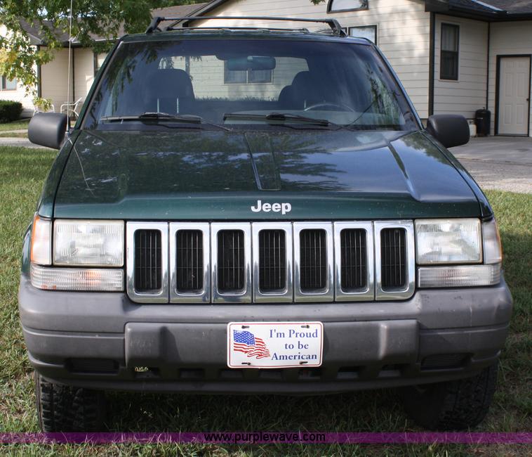 image for item A2369 1996 Jeep Grand Cherokee Laredo SUV