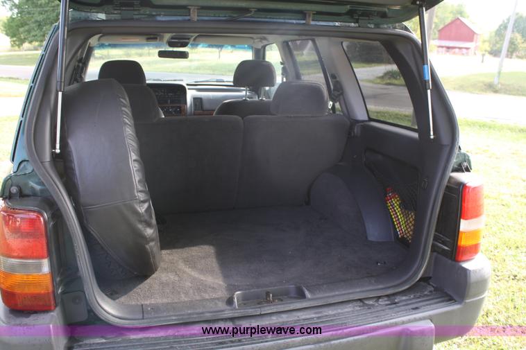 image for item A2369 1996 Jeep Grand Cherokee Laredo SUV