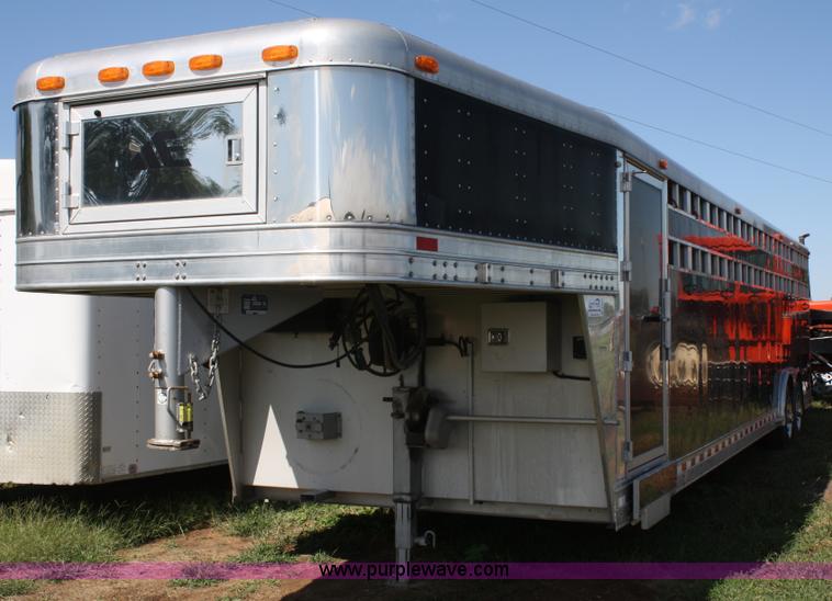 image for item A2374 2003 Elite 32' horse trailer