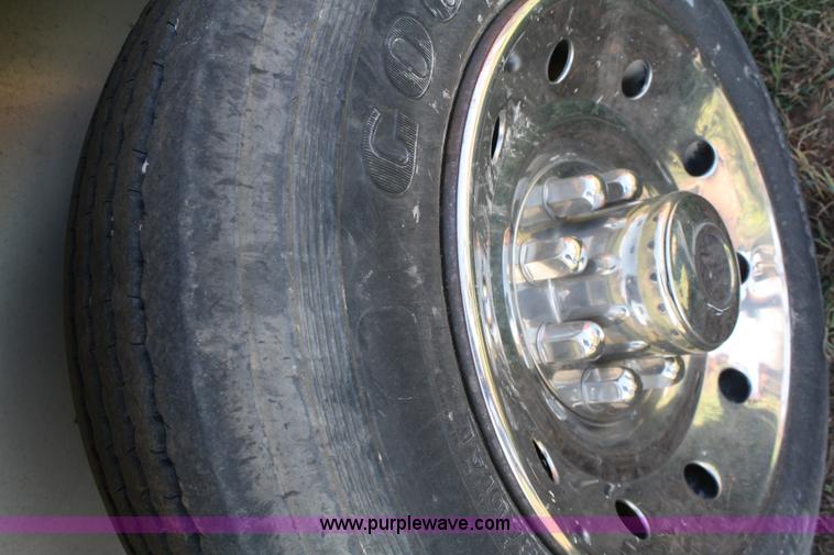 image for item A2374 2003 Elite 32' horse trailer