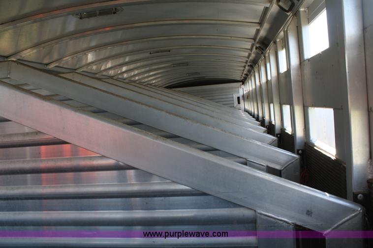 image for item A2374 2003 Elite 32' horse trailer