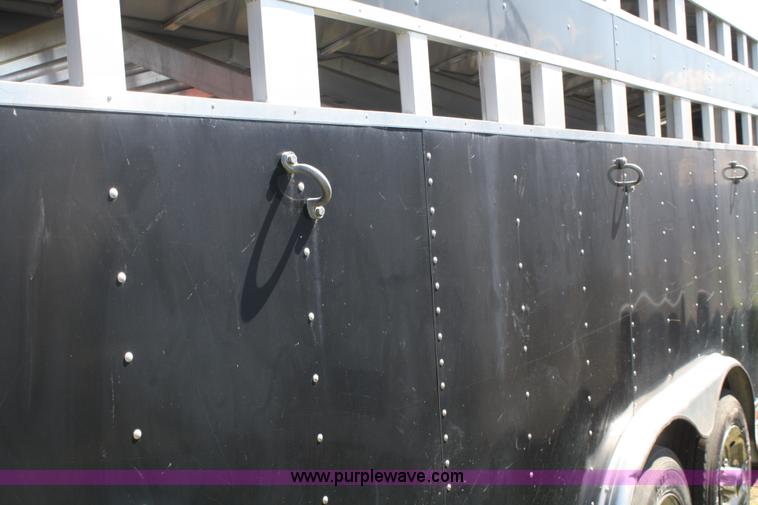 image for item A2374 2003 Elite 32' horse trailer