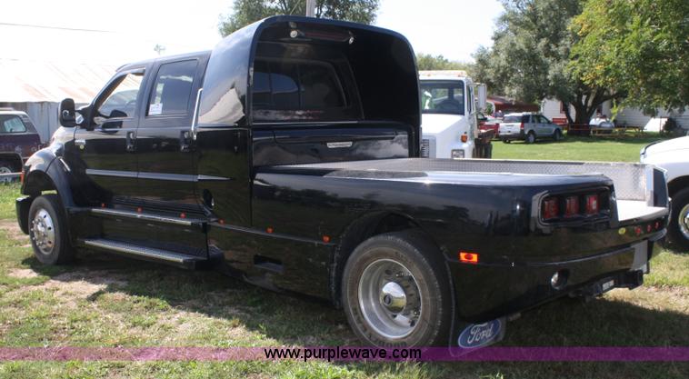 image for item A2376 2002 Ford F650 Super Crewzer truck