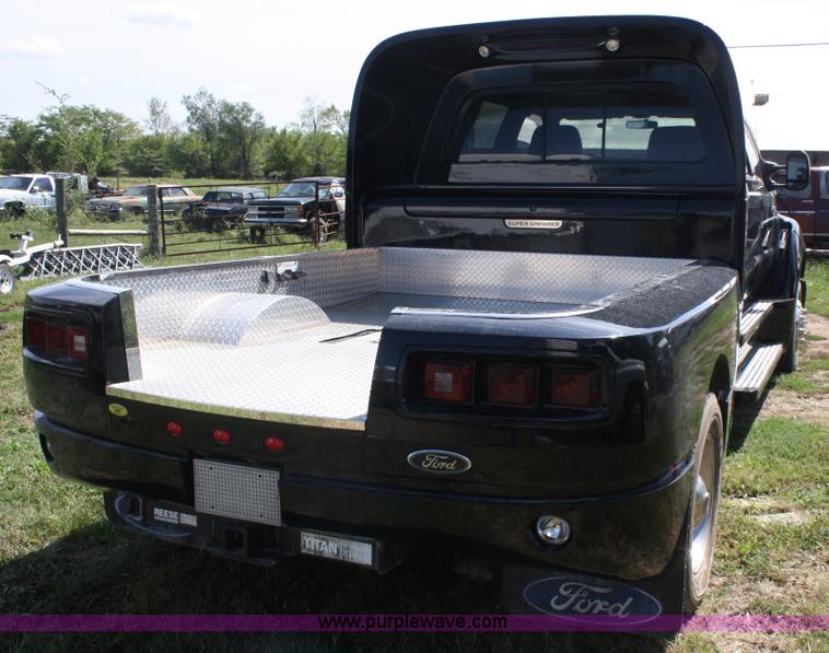 image for item A2376 2002 Ford F650 Super Crewzer truck