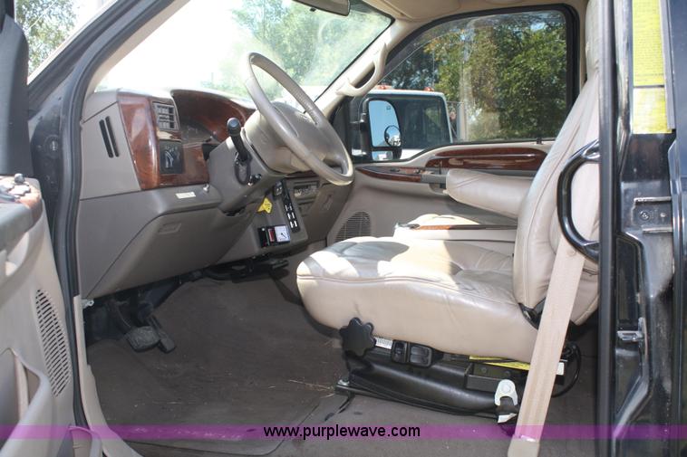 image for item A2376 2002 Ford F650 Super Crewzer truck