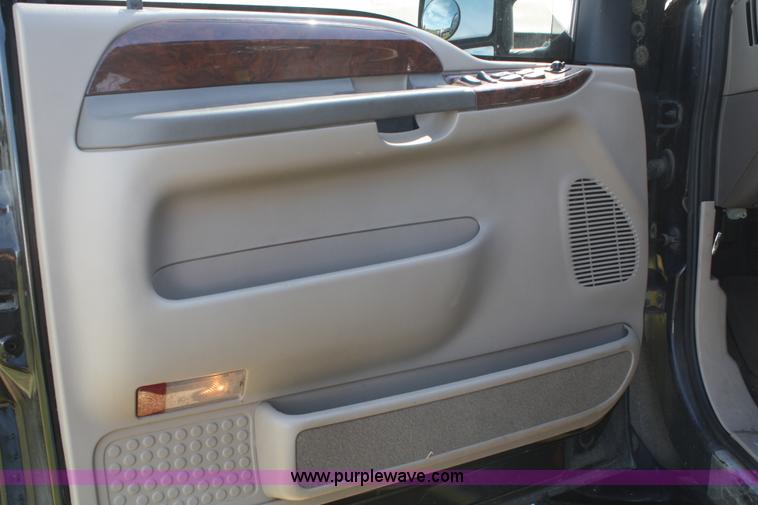 image for item A2376 2002 Ford F650 Super Crewzer truck