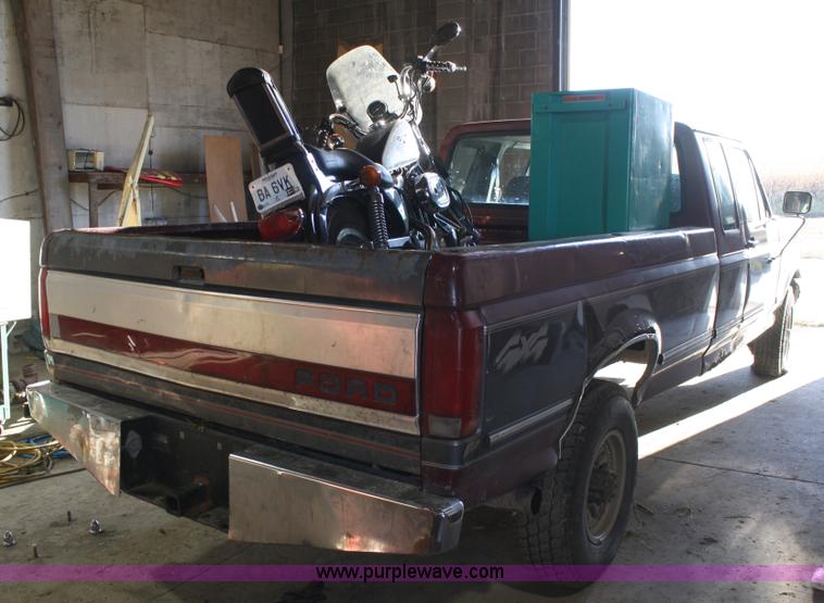image for item A2457 1993 Ford F250 XLT supercab pickup truck