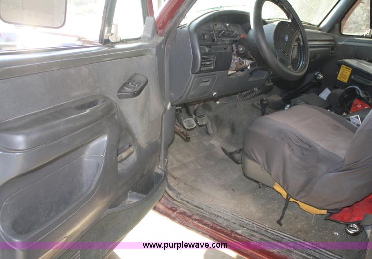 image for item A2457 1993 Ford F250 XLT supercab pickup truck