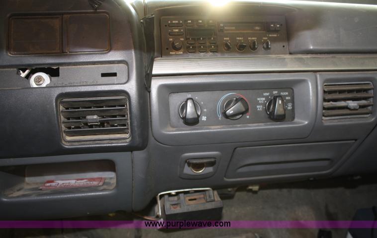 image for item A2457 1993 Ford F250 XLT supercab pickup truck