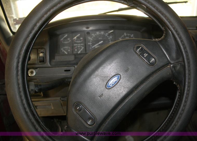image for item A2457 1993 Ford F250 XLT supercab pickup truck
