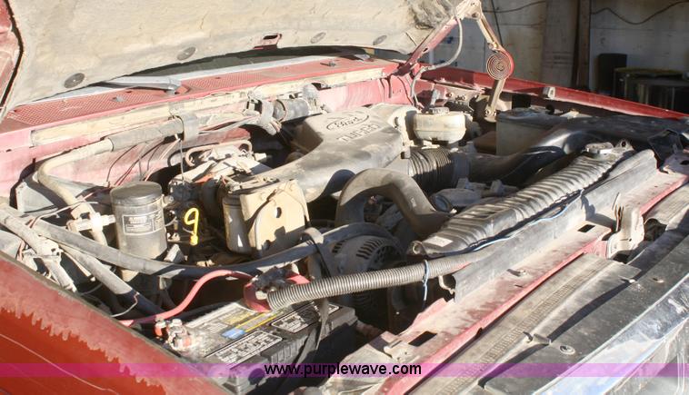 image for item A2457 1993 Ford F250 XLT supercab pickup truck